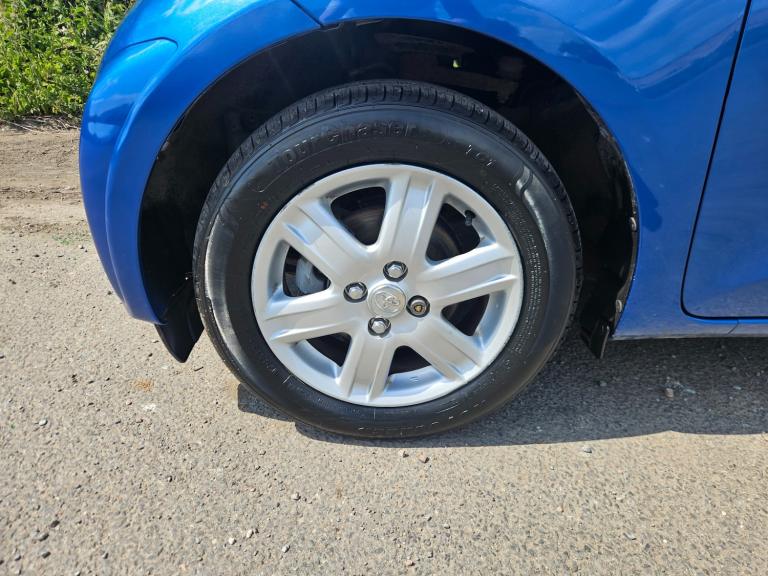 2011 Toyota IQ 1.0 VVT-i 3dr HATCHBACK Petrol Manual