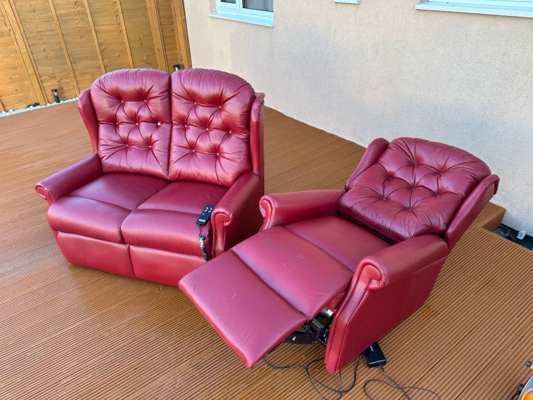 LEATHER SOFA CELEBRITY 2 SEATER + RECLINER ARMCHAIR