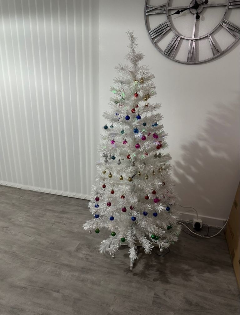 White fiber optic 5 ft Christmas tree