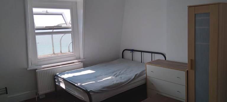 En suite room to rent dover