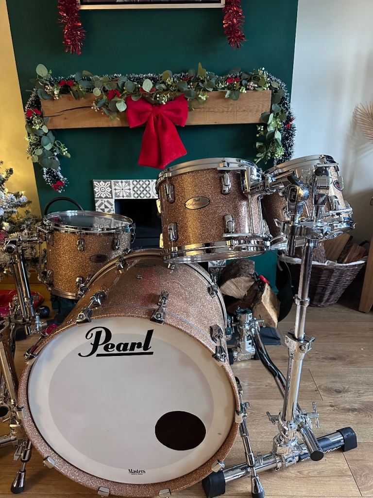 Pearl reference drum kit 