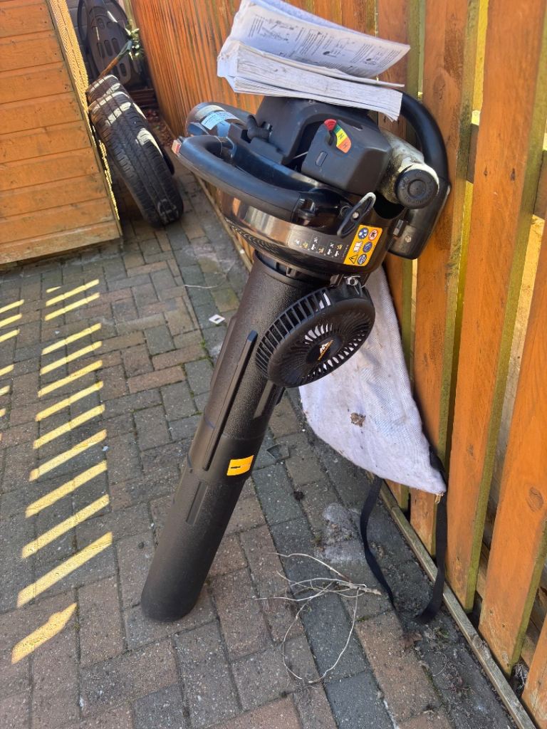 McCulloch leaf blower/hoover