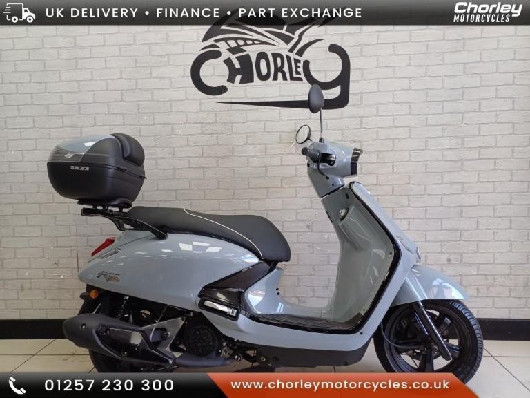 SYM FUGUE 125cc LEARNER LEGAL COMMUTER WITH FREE TOP BOX