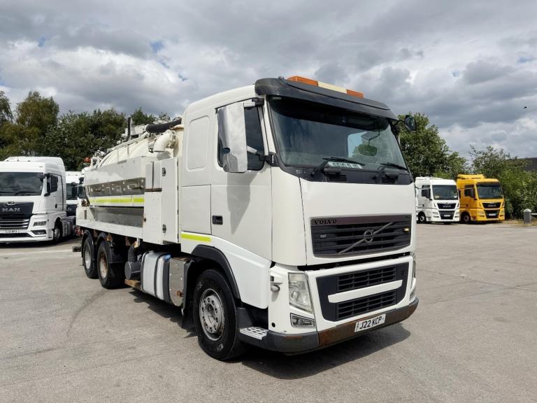2010 VOLVO FH 400 6X4 VACUUM TANKER 
