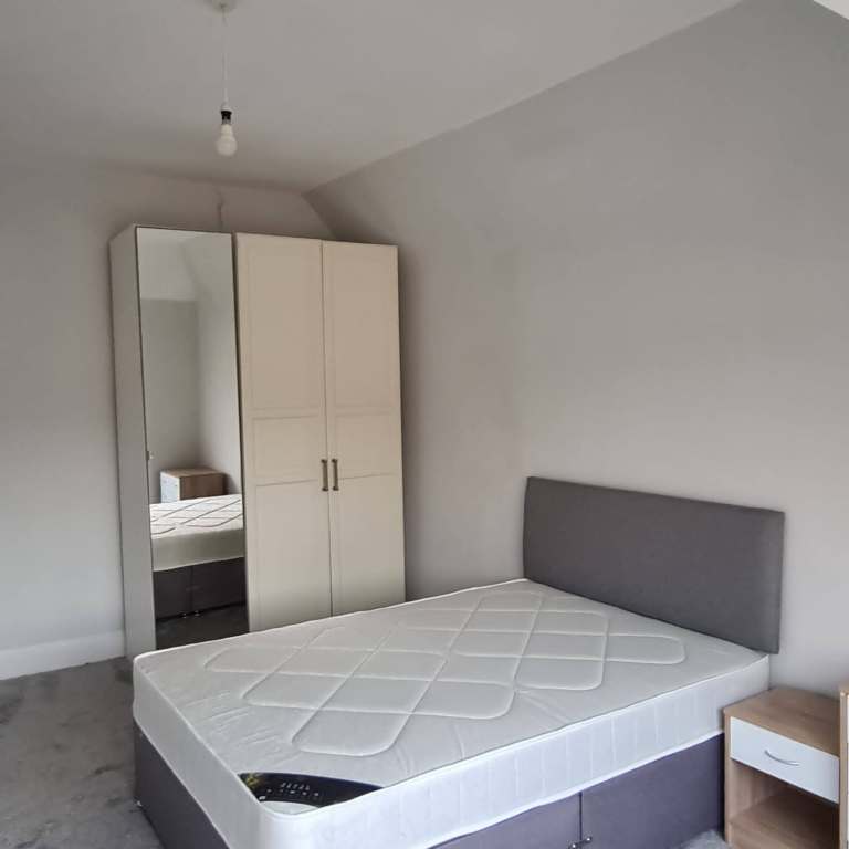 Beautiful Single Room in Sutton All Bills included, Fully Furnished Only £675 pcm
