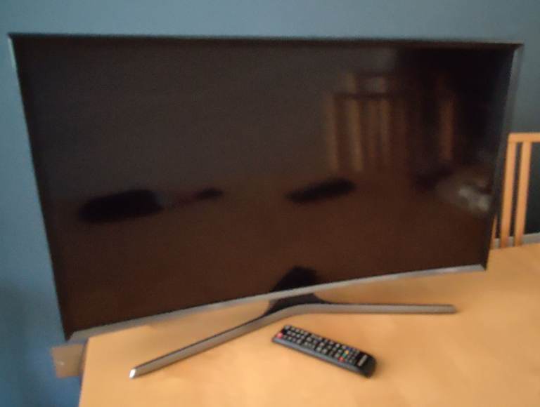 Samsung UE32 HD TV Curve screen 