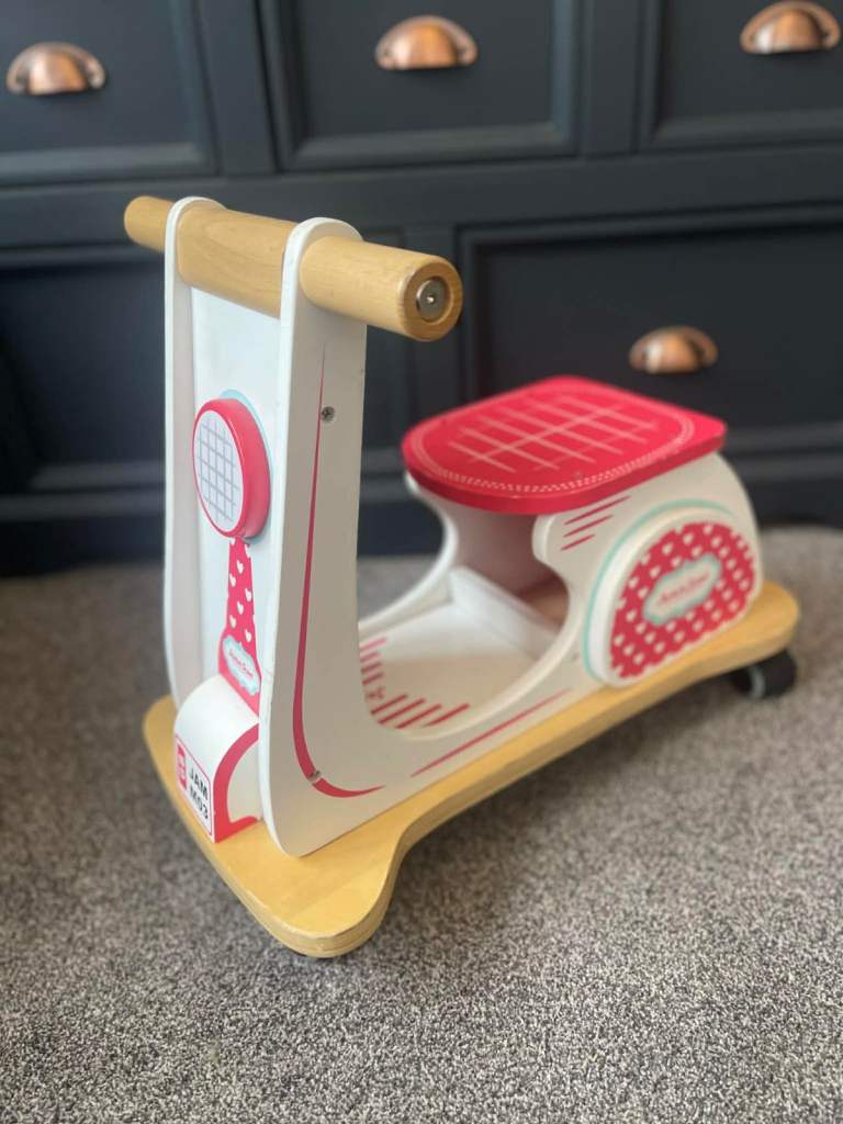 Janod Jam Mo3 Wooden Ride-On Scooter – Excellent Condition