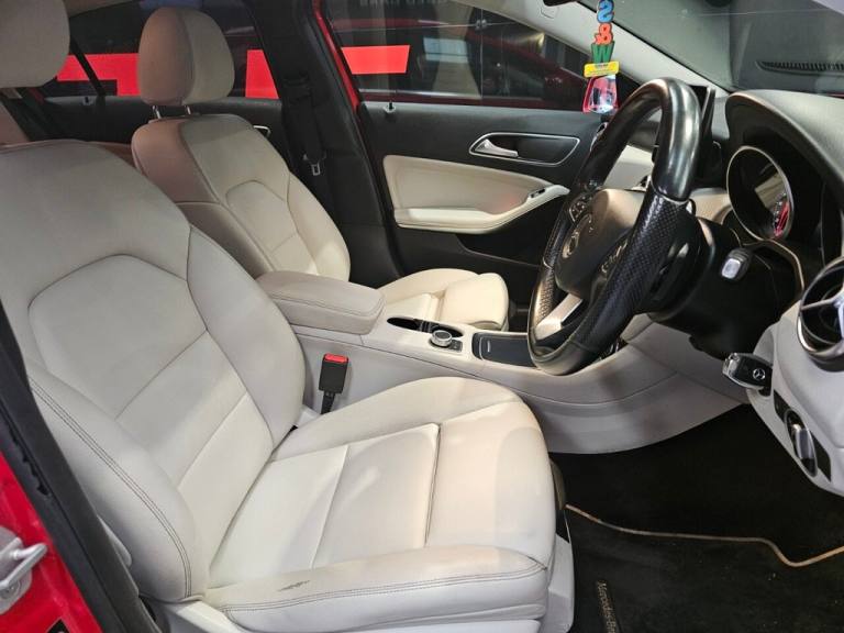 2016 Mercedes-Benz A-Class 2.1 A200d Sport (Premium) Hatchback 5dr Diesel 7G-DCT Euro 6 (s/s) (13...