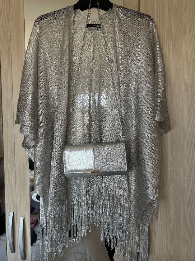 Silver Glitter Clutch Bag with Chain – As Good As New