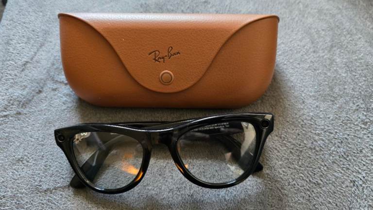 Ray-Ban Meta Smart Glasses – Black (RW4010)