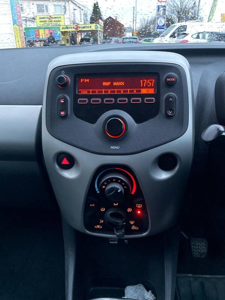 2014 Toyota AYGO 1.0 VVT-i x-play Hatchback 5dr Petrol Manual Euro 5 Euro 5 (68 ps) Hatchback Pet...