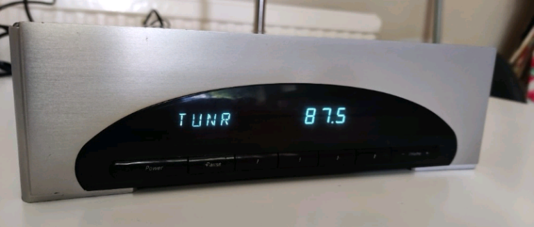 Harman Kardon T500 preamplifier/tuner