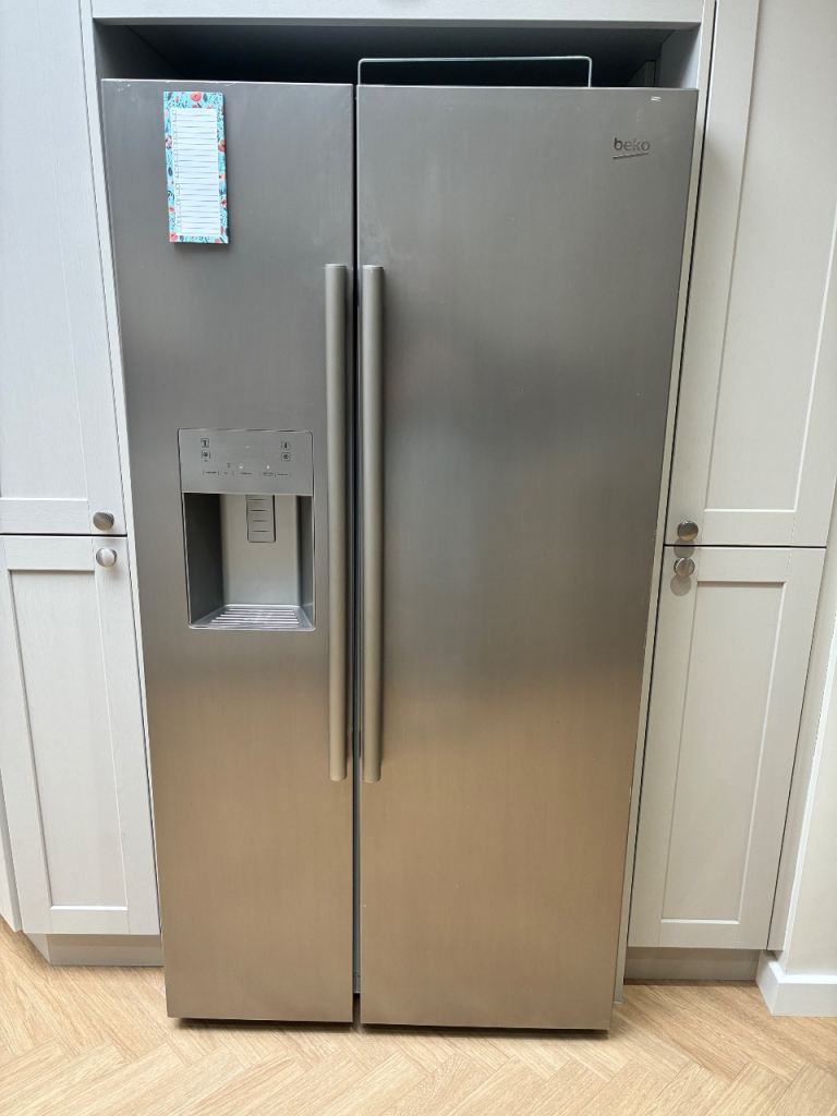 Beko American Style Fridge Freezer
