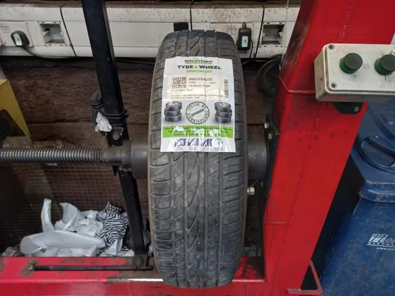 175/65/R15 84h 4mm Sumitomo Bc100 Pressure Tested Part Worn Tyre