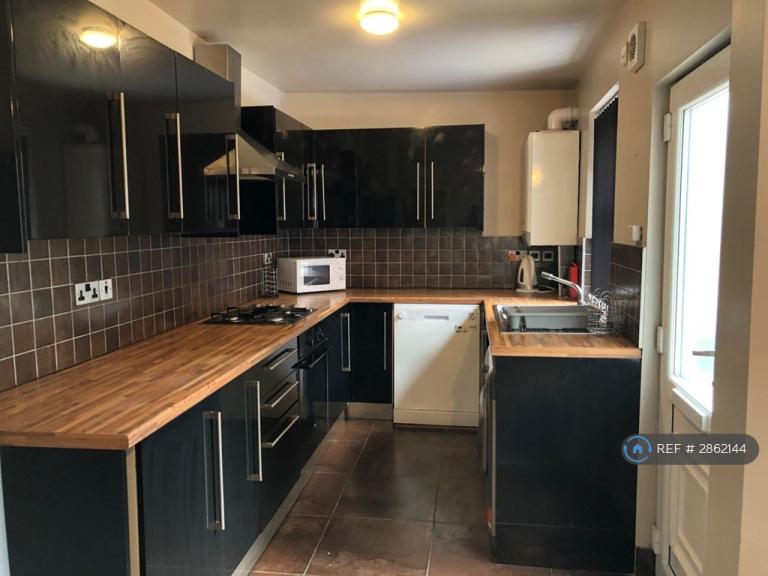 7 bedroom house in South View Road, Sheffield, S7 (7 bed) (#2862144)