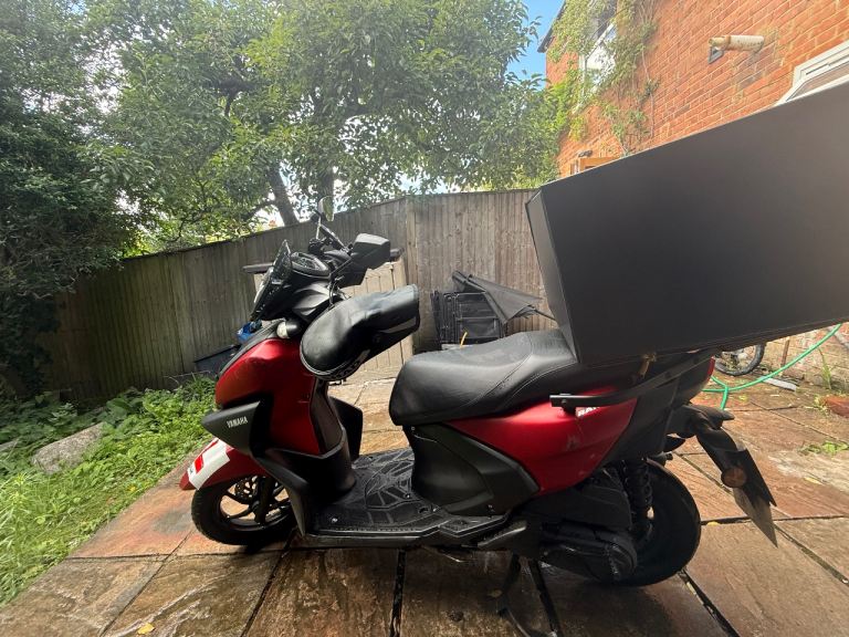 2024 RayZR 125