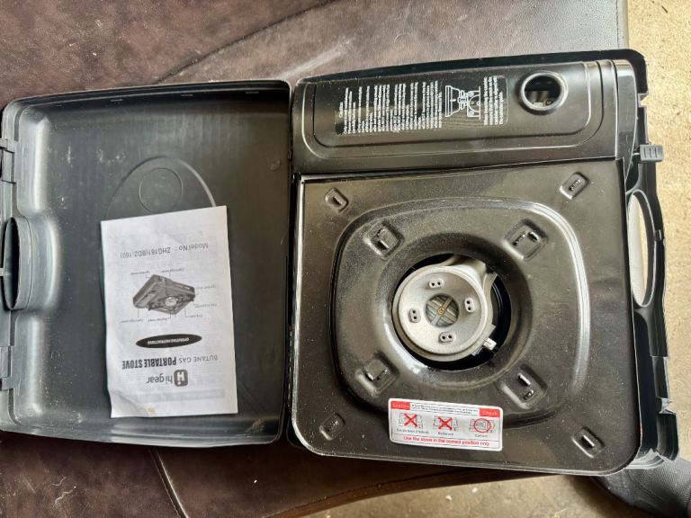 Portable camping gas cooker