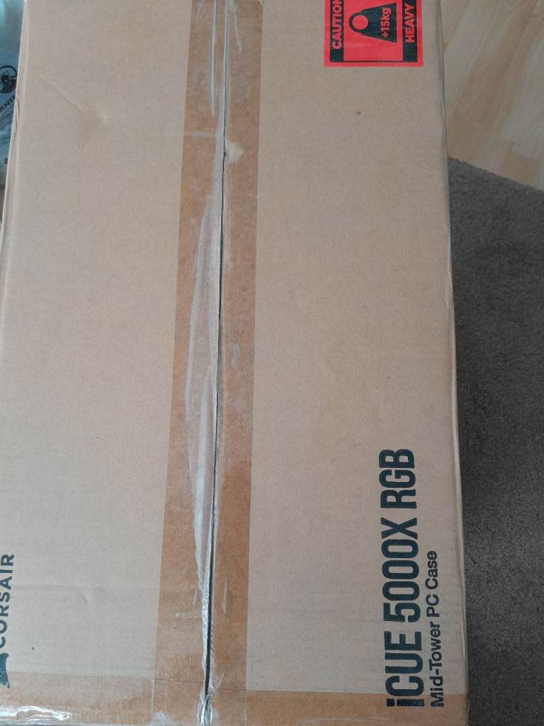 Corsair iCUE 5000X RGB Mid-Tower Computer Case - White. ** BRAND NEW IN BOX **