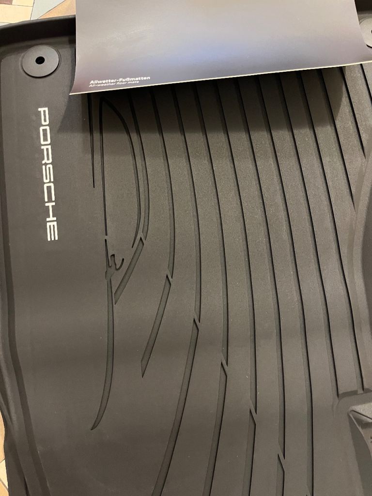 Brand New Genuine Porsche Macan All-Weather Rubber Floor Mats – Black
