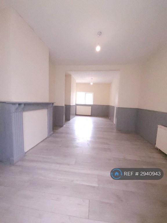 3 bedroom house in Alma Road, Sheerness, ME12 (3 bed) (#2940943)