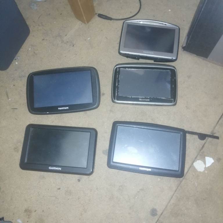 Sat navs lot £20