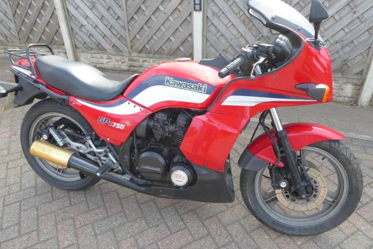 KAWASAKI GPZ 750 UNITRACK B REG 28,581 MILES NEEDS A GOOD SERVICE AND CHECK OVER