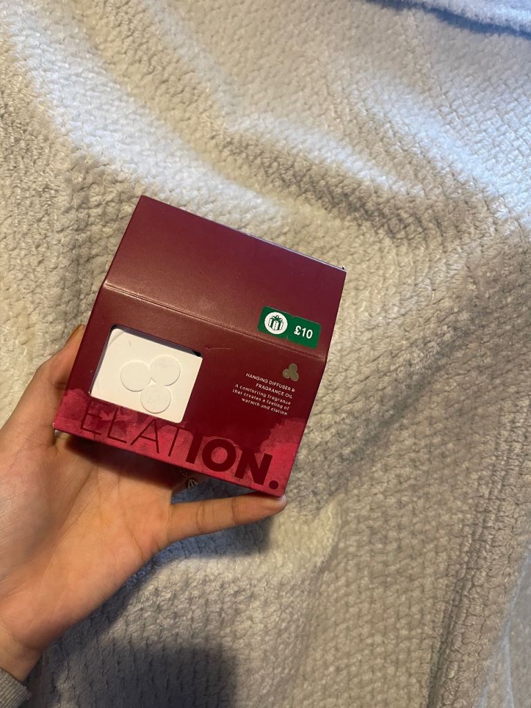 Brand new hanging diffuser with fragrance 