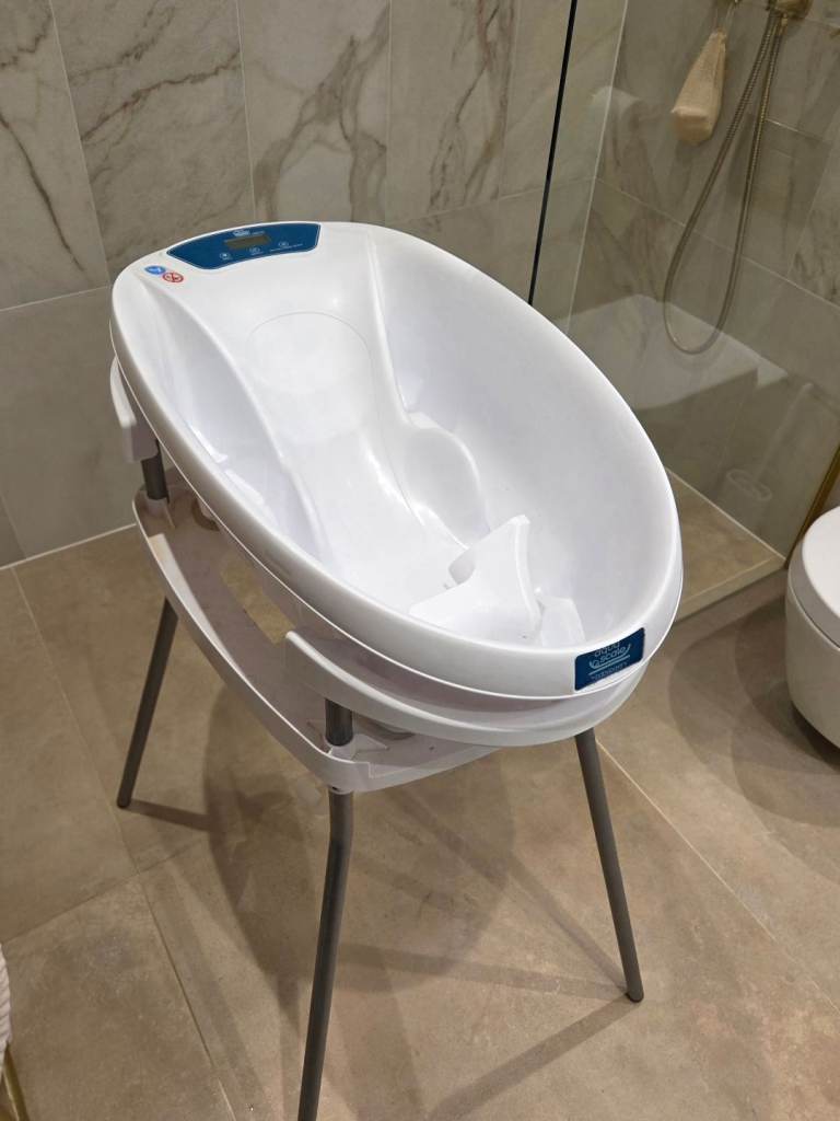 Aqua Scale V3 Digital Baby Bath along with V3 Safety Bath Stand