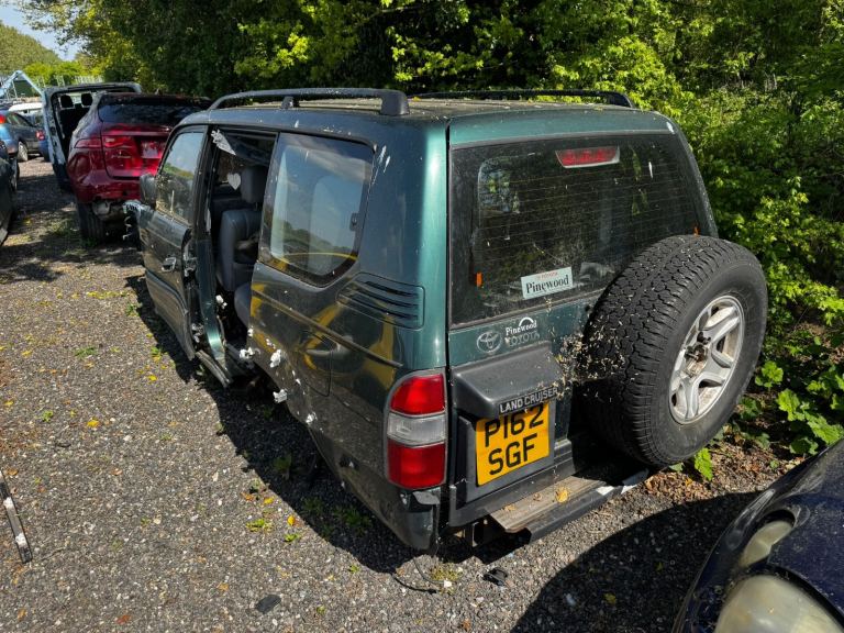 1996 TOYOTA LAND CRUISER GREEN BREAKING SPARES PARTS