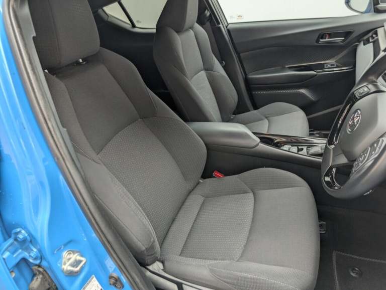  Toyota C-HR 1.8 VVT-h Design SUV 5dr Petrol Hybrid CVT Euro 6 (s/s) (122 ps) - HEATED S Petrol/E...