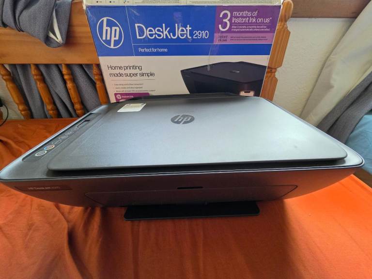 HP DeskJet 2910 Printer – Black, As Good As New