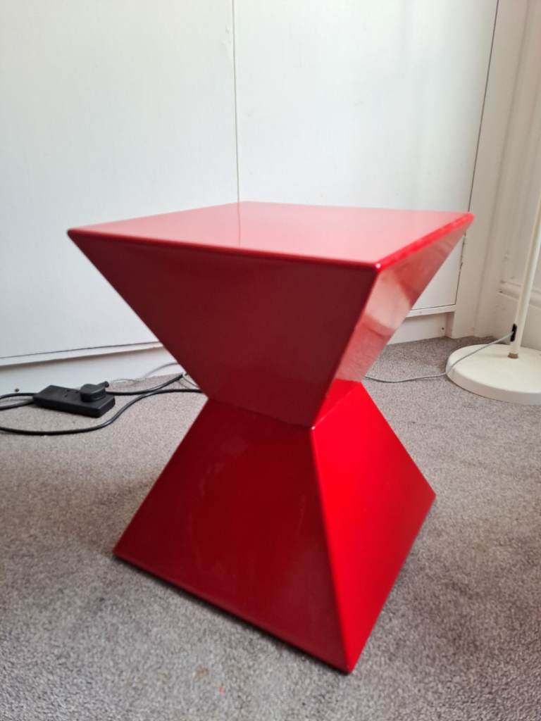 funky red glossy coffee/end/side table