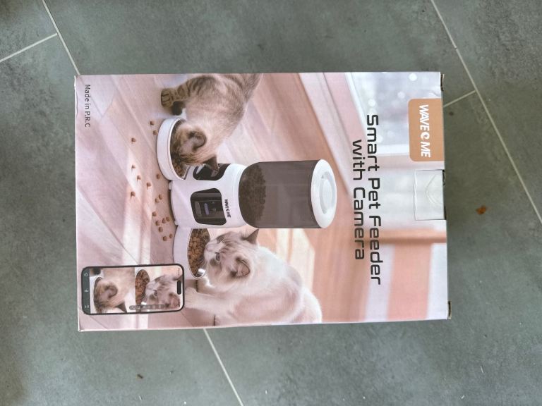 Pet Feeder with camera