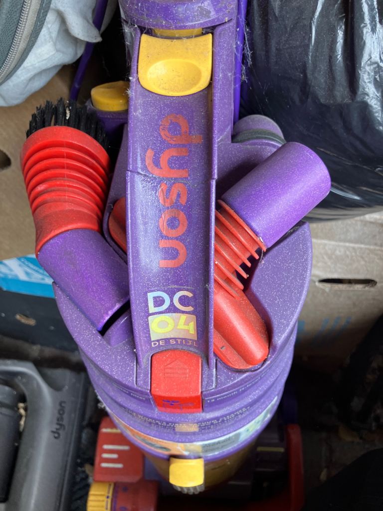 Dyson dc04 de Stijl , with tools collectors item 