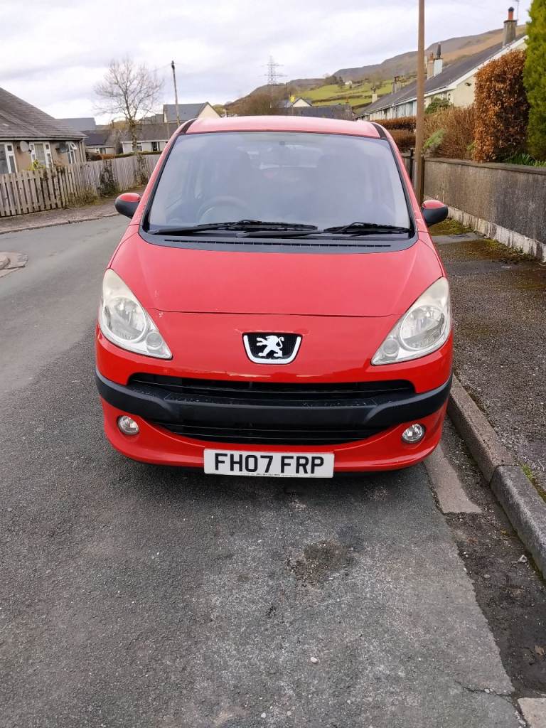 Peugeot 1007 dolce 3 doorslidding doors