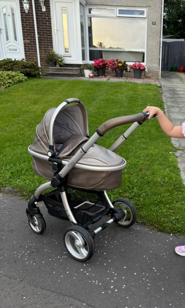 Egg pram & Maxi-Cosi Car seat 