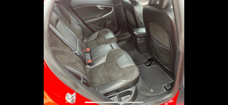 Volvo, V40, Hatchback, 2013, Manual, 1560 (cc), 5 doors