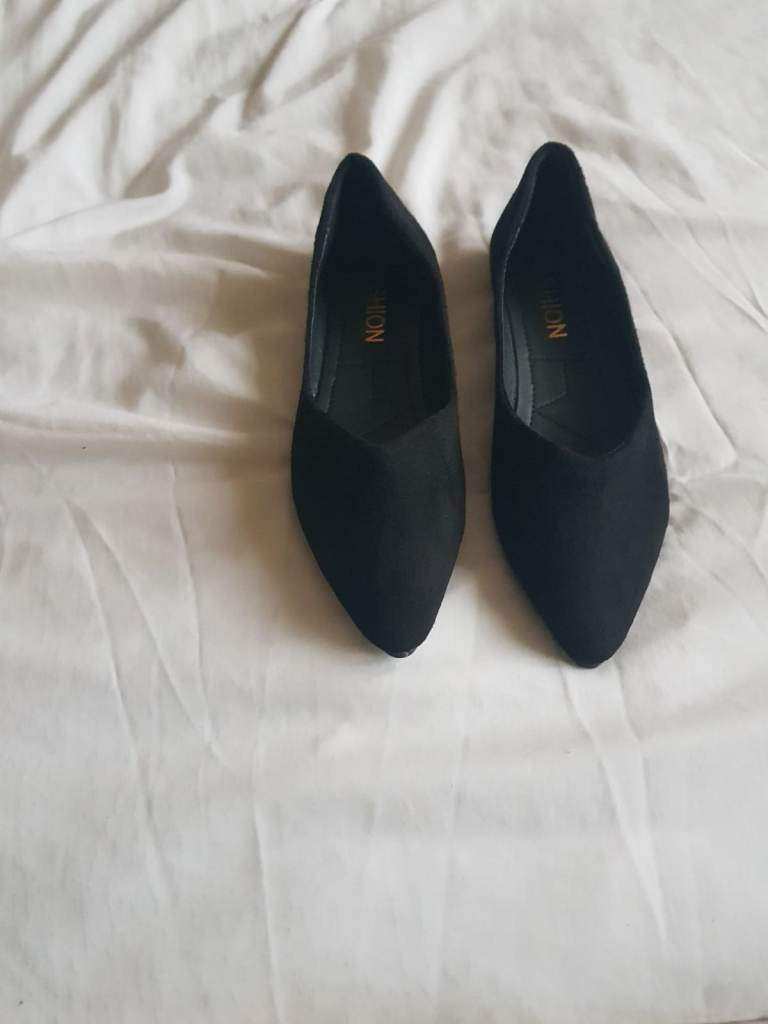 Brand new womens black flats. Size 5