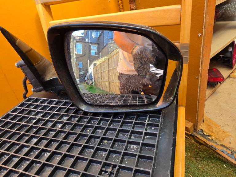 RANGE ROVER EVOQUE Drivers Side DOOR WING MIRROR WITH PUDDLE LIGHT BLACK Breaking PARTS 
