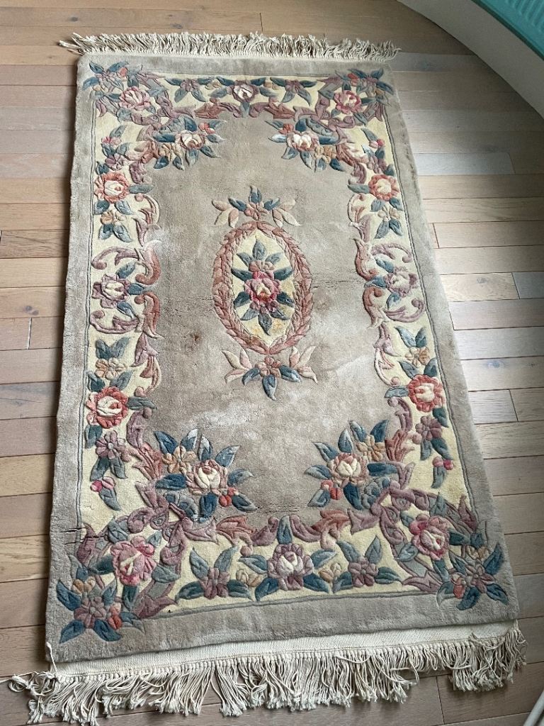 Deep pile decorated rug