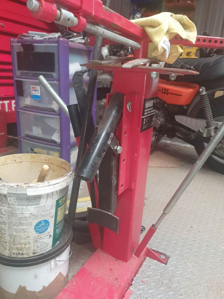 Clarke manual tyre fitting tool