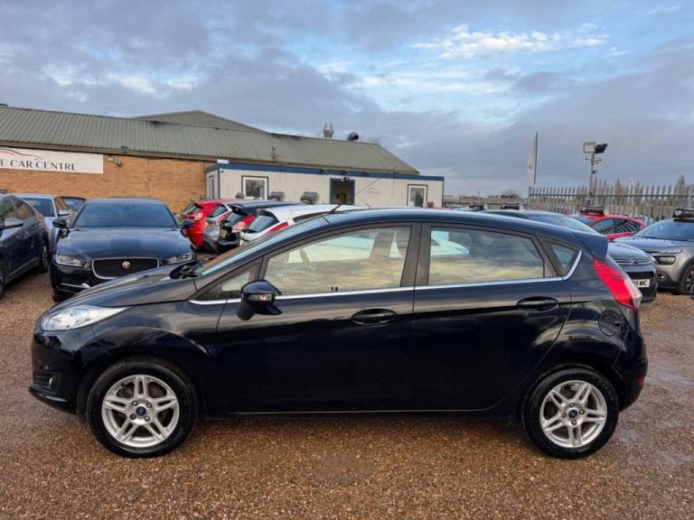 2013 Ford Fiesta 1.6 Zetec 5dr Powershift HATCHBACK PETROL Automatic
