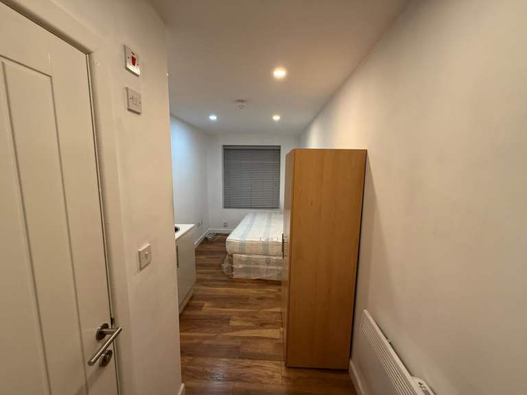 BENEFITS ACCEPTED - Studio Flat Available in Greenford Perivale Ealing UB6