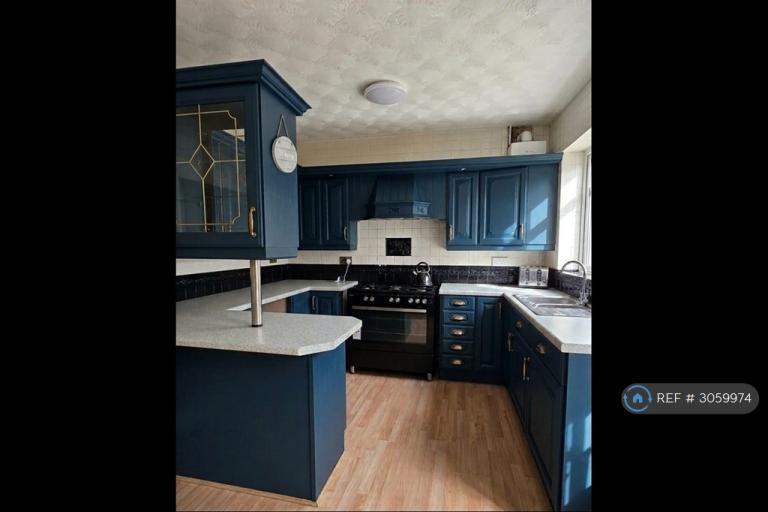 4 bedroom house in Claybank Street, Heywood, OL10 (4 bed) (#3059974)