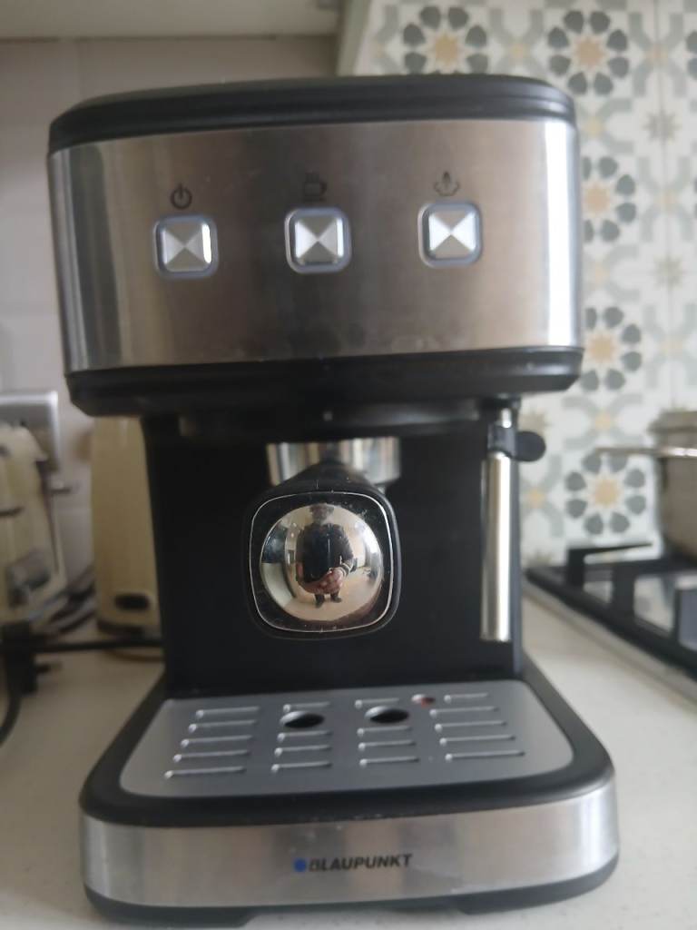 Coffee Machine with milk frother
