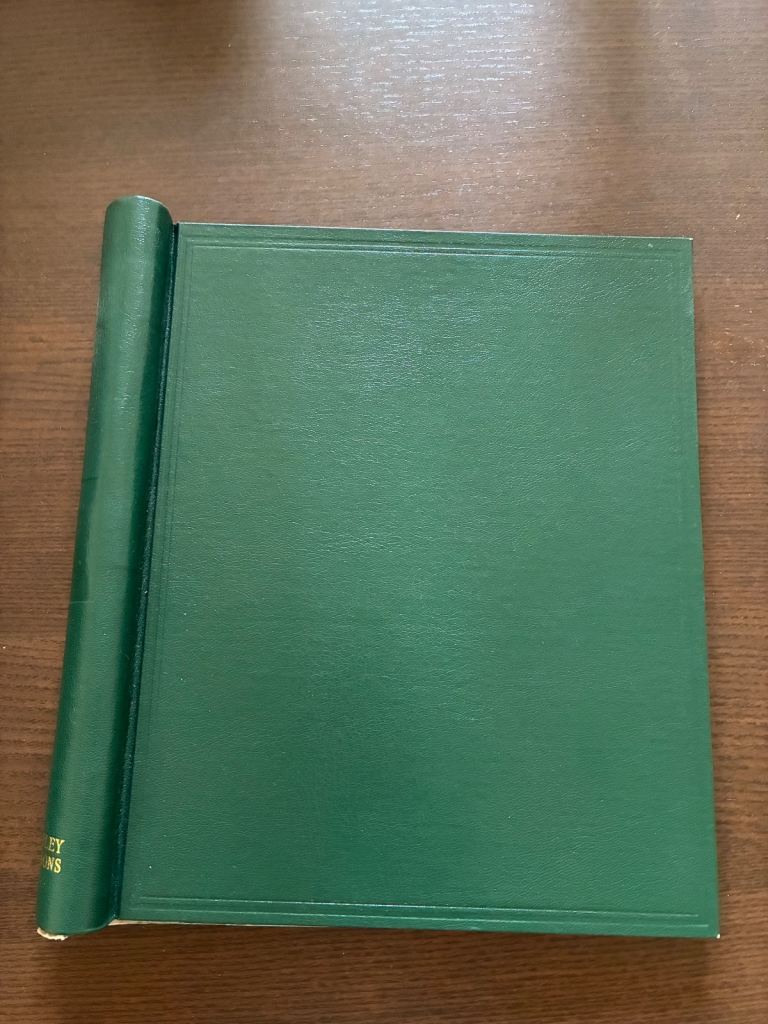 Vintage STANLEY GIBBONS GREEN SPRINGBACK STAMP ALBUM