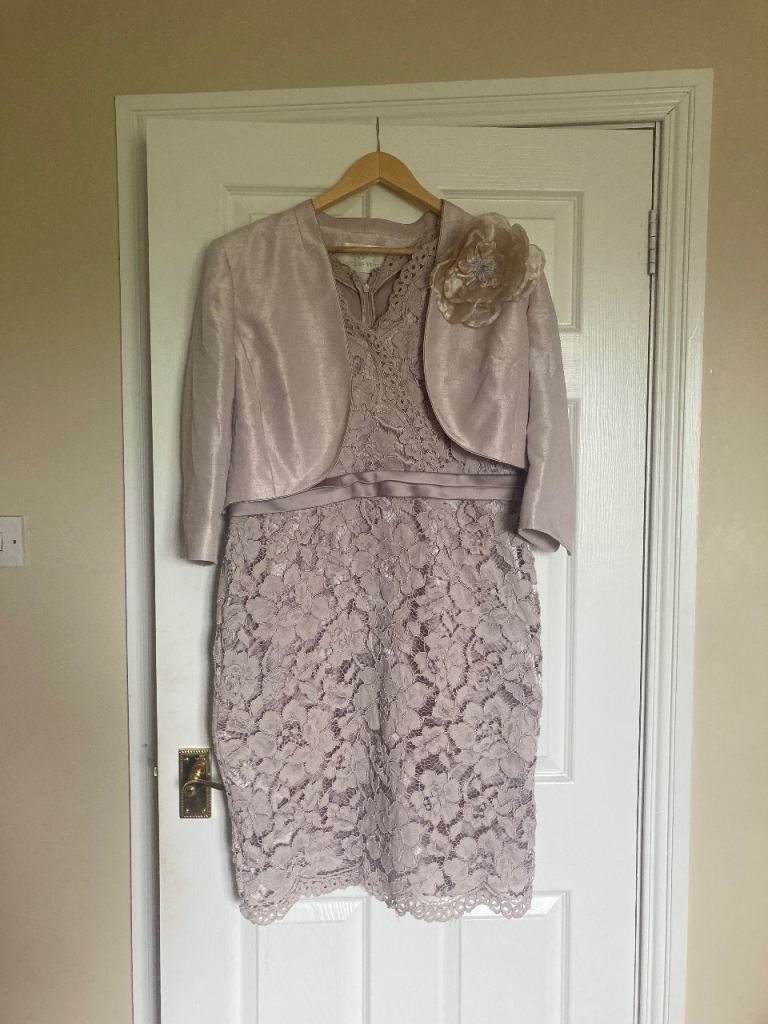 Mother of bride/ Groom / wedding guest 