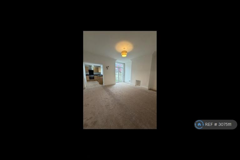 3 bedroom house in Ivy Terrace, Darwen, BB3 (3 bed) (#3075111)