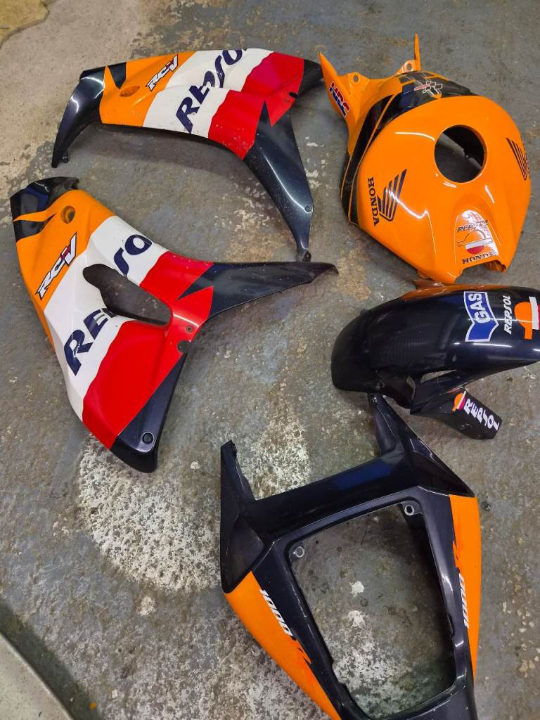 Honda fireblade fairing panels