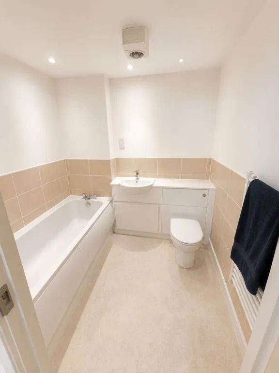 Flat share double room  Off-suite
